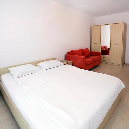 лазур 127 Apartment